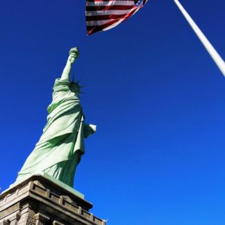 Learn American Accent-Statue and Flag